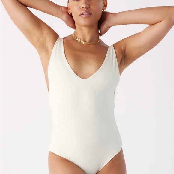 Londre Other - Londre Minimalist One Piece Medium Long Ribbed Cream